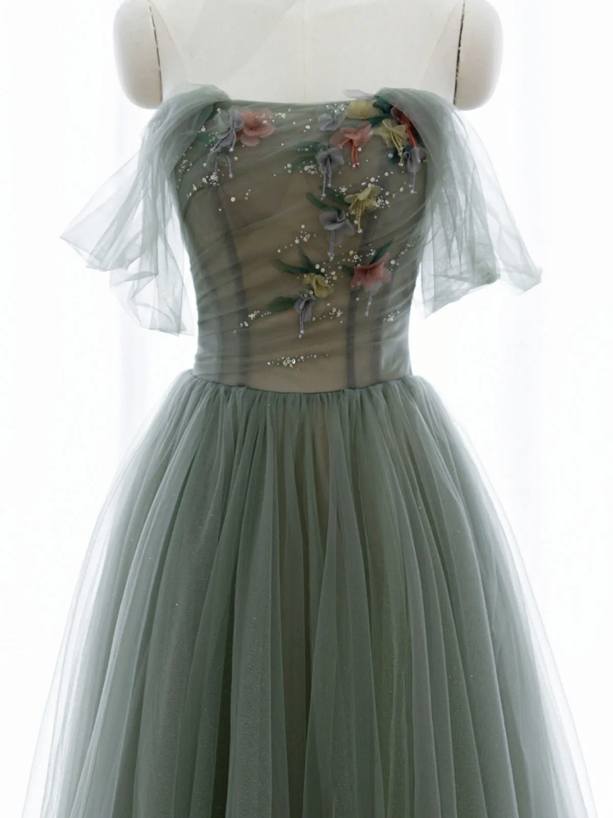 A-Line Green Tulle Long Prom Dress Off the Shoulder Evening Party Dress